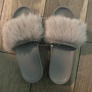 ugg fluffy slides NWT